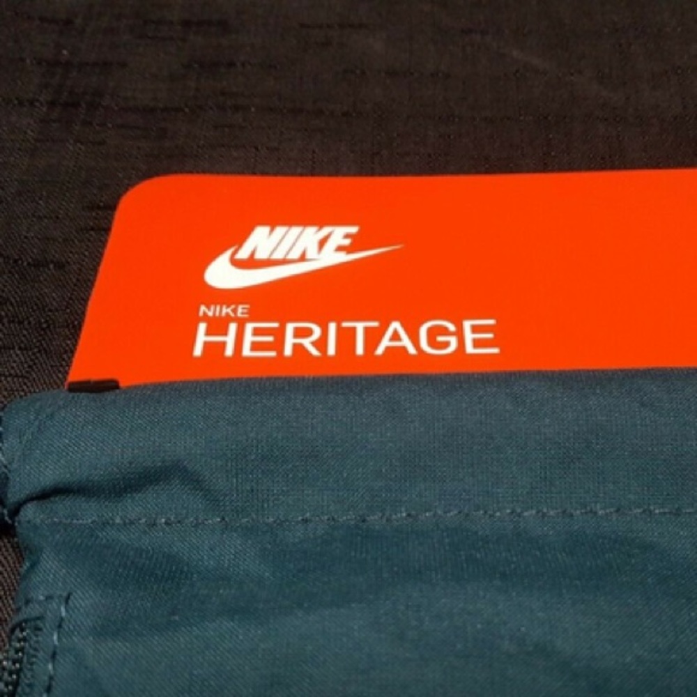 Nike back pack gym sack book bag pink logo - Picture 2 of 3